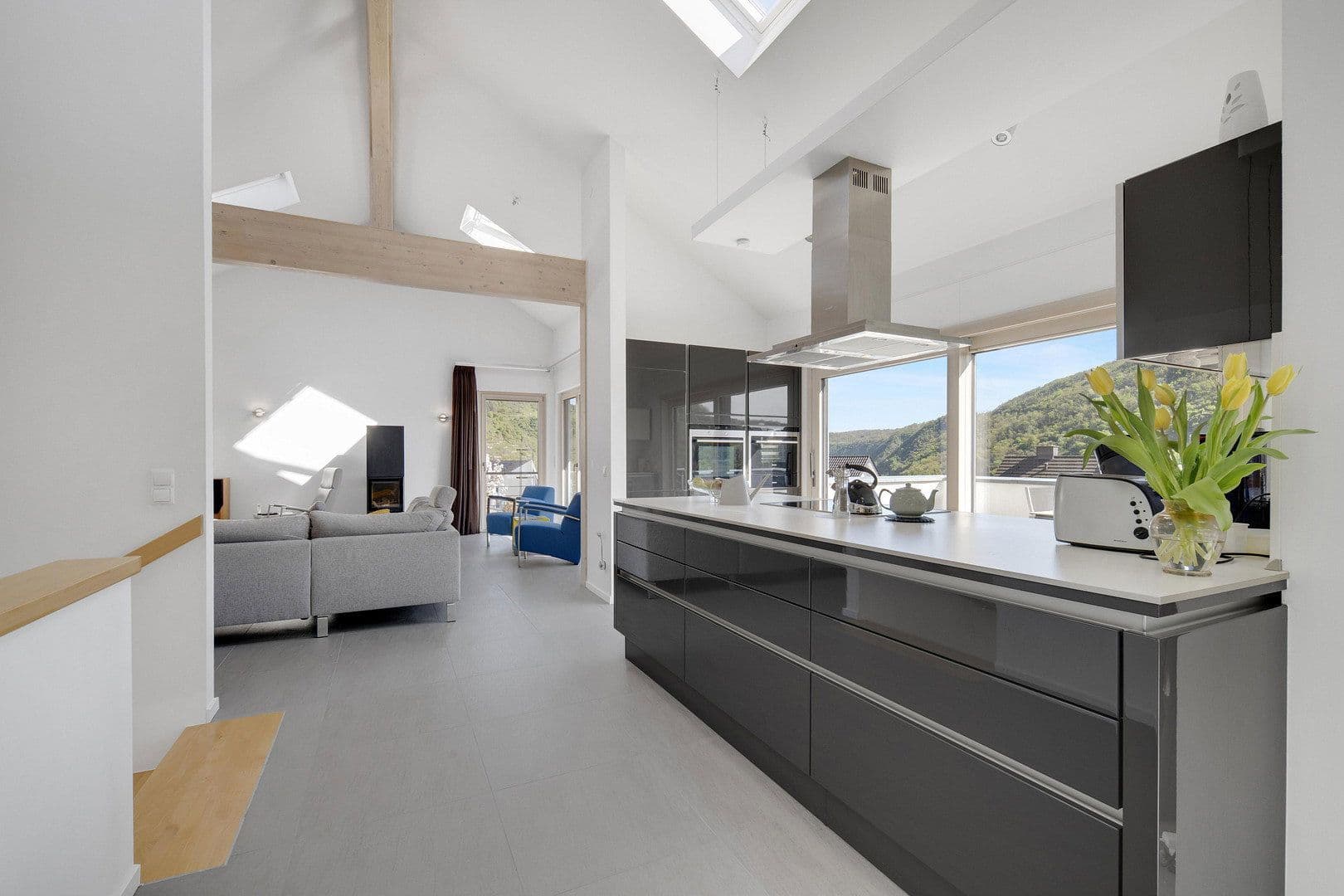 Prodej domu 216 m², pozemek 1.200 m², Oberwesel, Porýní-Falc Prodej domu 216 m², pozemek 1.200 m², Oberwesel, Porýní-Falc