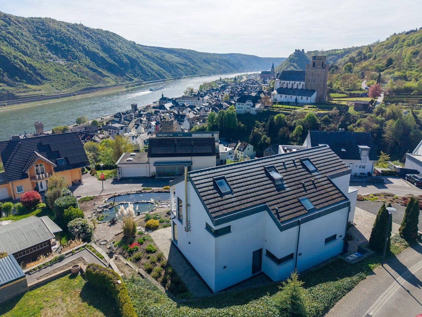 Prodej domu 216 m², pozemek 1.200 m², Oberwesel, Porýní-Falc Prodej domu 216 m², pozemek 1.200 m², Oberwesel, Porýní-Falc
