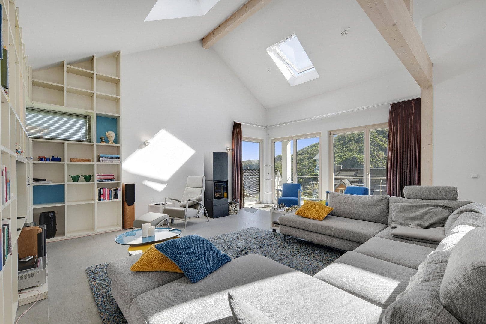 Prodej domu 216 m², pozemek 1.200 m², Oberwesel, Porýní-Falc Prodej domu 216 m², pozemek 1.200 m², Oberwesel, Porýní-Falc