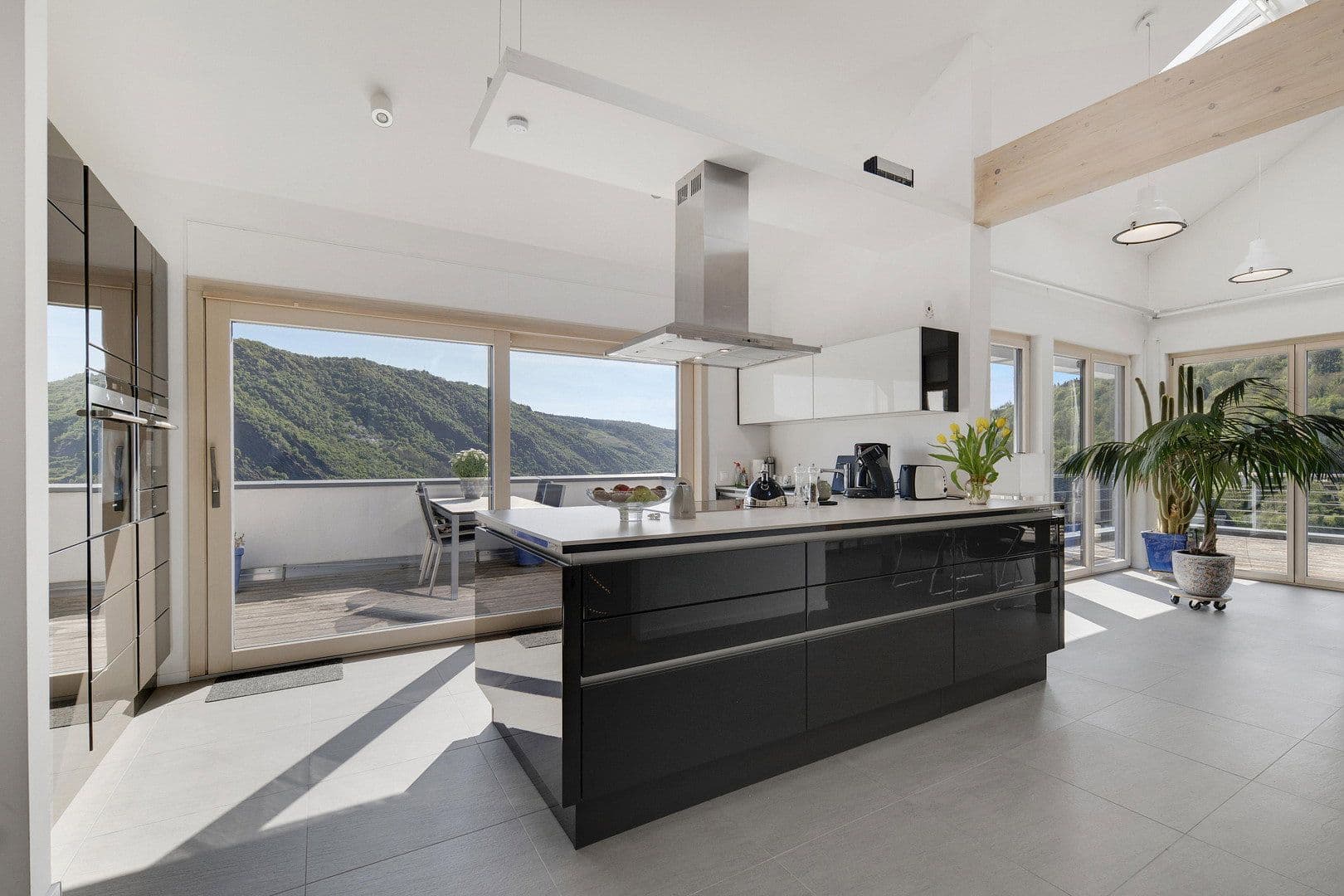 Prodej domu 216 m², pozemek 1.200 m², Oberwesel, Porýní-Falc Prodej domu 216 m², pozemek 1.200 m², Oberwesel, Porýní-Falc