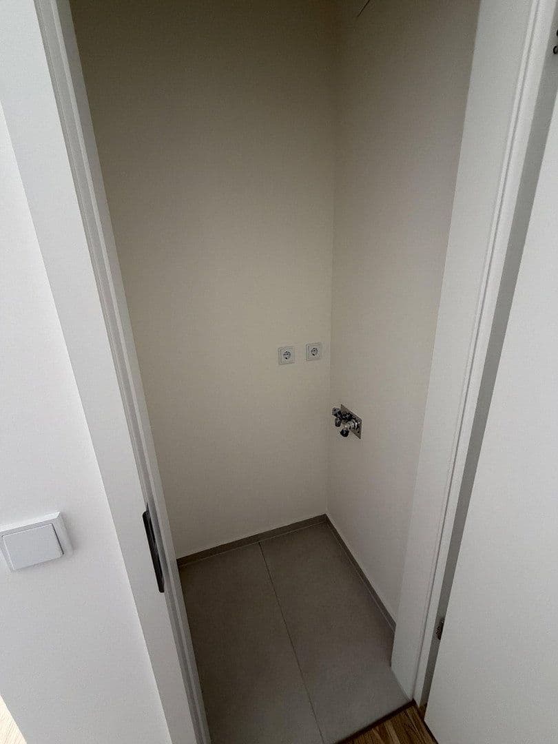 Pronájem bytu 2+1 68 m², Eiswerderstraße 10 A-J, Berlin, Berlín Pronájem bytu 2+1 68 m², Eiswerderstraße 10 A-J, Berlin, Berlín