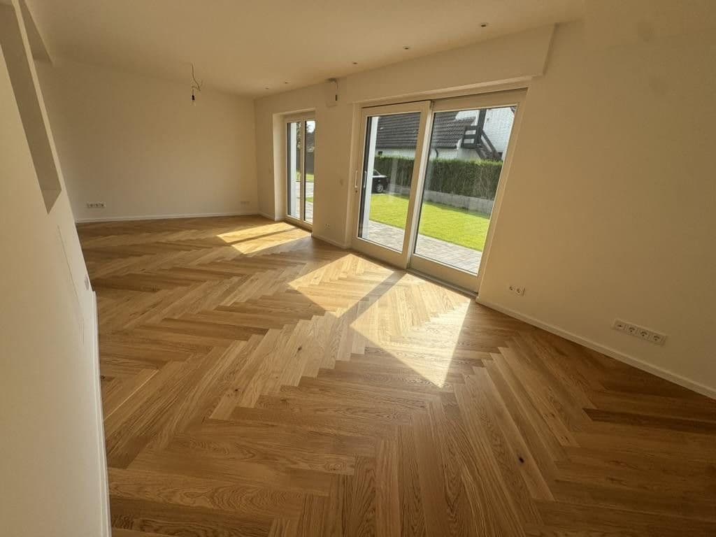 Pronájem domu 100 m², pozemek 170 m², Düsseldorf, Severní Porýní-Vestfálsko Pronájem domu 100 m², pozemek 170 m², Düsseldorf, Severní Porýní-Vestfálsko