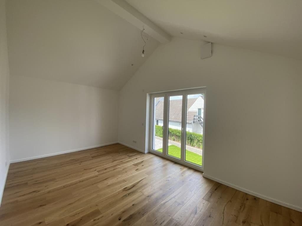 Pronájem domu 100 m², pozemek 170 m², Düsseldorf, Severní Porýní-Vestfálsko Pronájem domu 100 m², pozemek 170 m², Düsseldorf, Severní Porýní-Vestfálsko