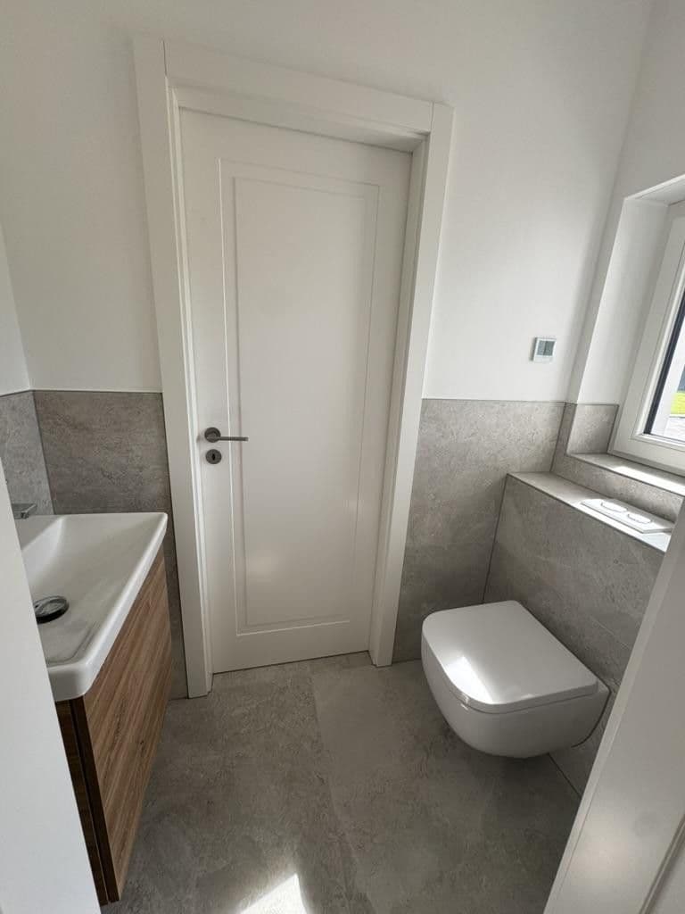 Pronájem domu 100 m², pozemek 170 m², Düsseldorf, Severní Porýní-Vestfálsko Pronájem domu 100 m², pozemek 170 m², Düsseldorf, Severní Porýní-Vestfálsko