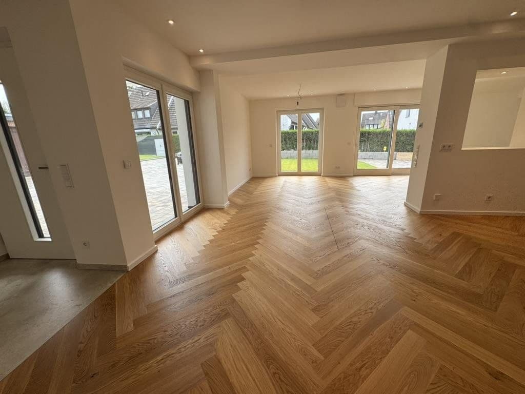 Pronájem domu 100 m², pozemek 170 m², Düsseldorf, Severní Porýní-Vestfálsko Pronájem domu 100 m², pozemek 170 m², Düsseldorf, Severní Porýní-Vestfálsko