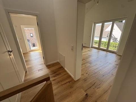 Pronájem domu 100 m², pozemek 170 m², Düsseldorf, Severní Porýní-Vestfálsko Pronájem domu 100 m², pozemek 170 m², Düsseldorf, Severní Porýní-Vestfálsko