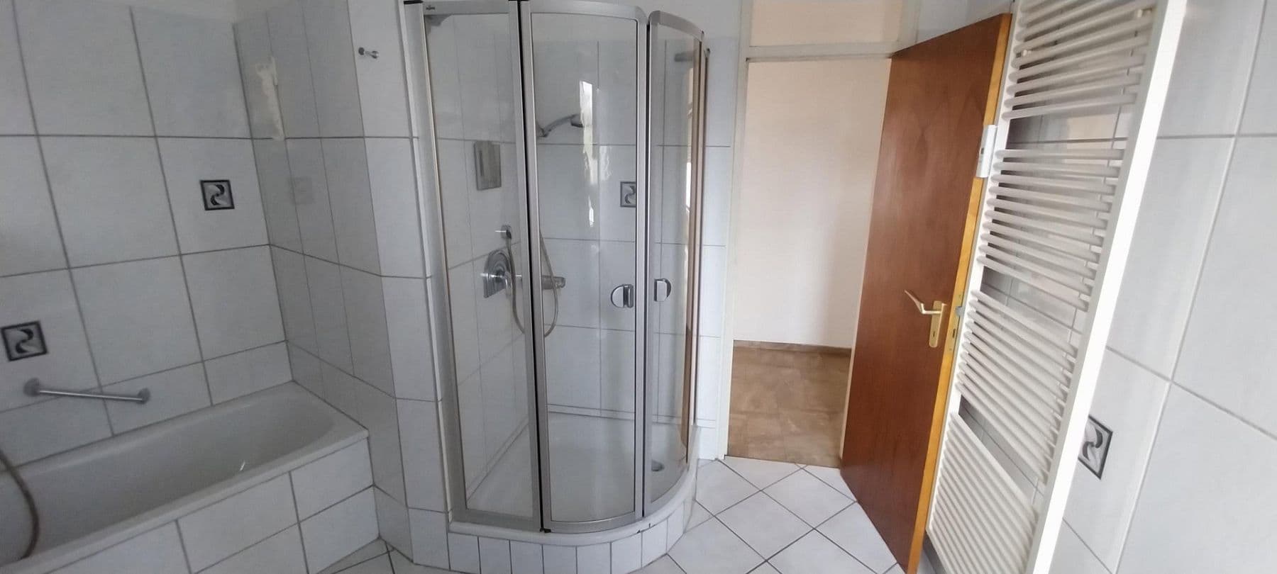 Pronájem bytu 3+1 100 m², Leverkusen, Severní Porýní-Vestfálsko Pronájem bytu 3+1 100 m², Leverkusen, Severní Porýní-Vestfálsko