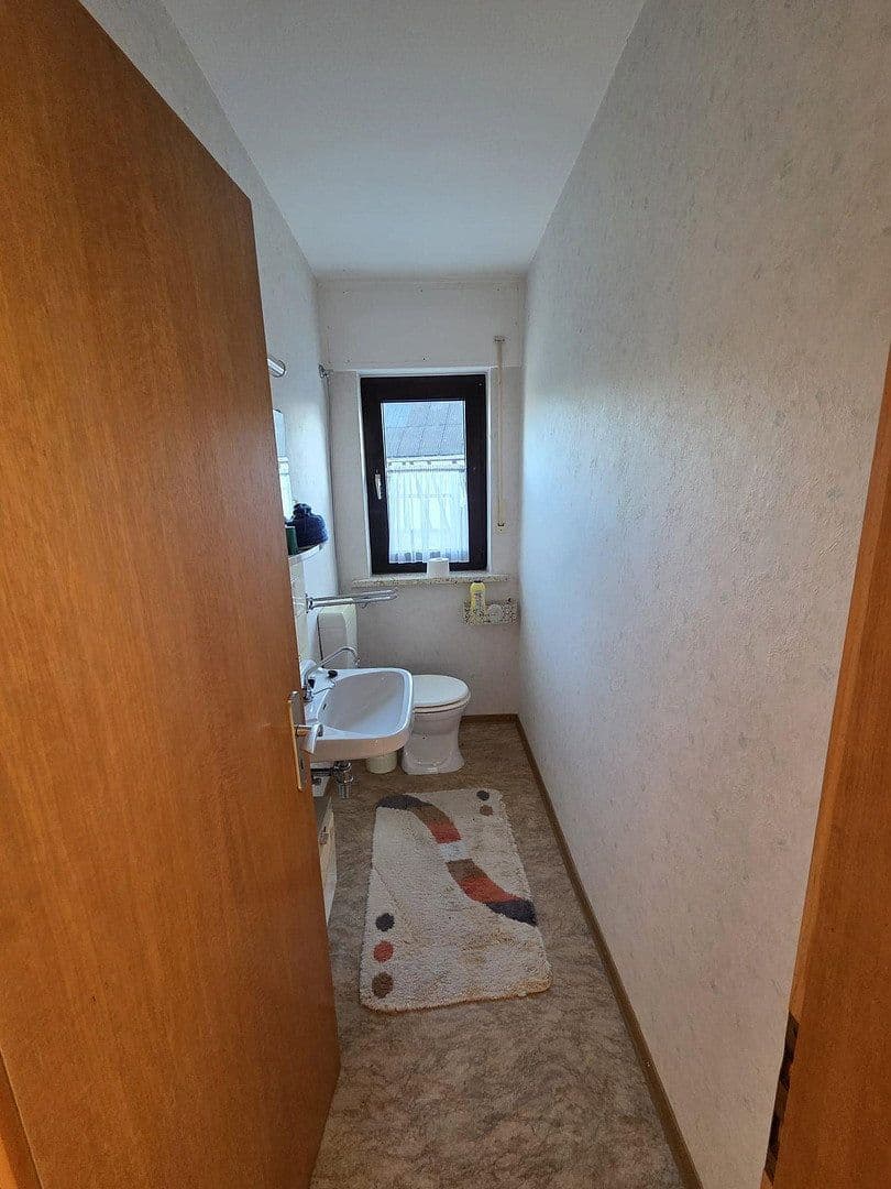 Prodej domu 158 m², pozemek 1.674 m², Hauptstraße 31, Heinzenbach, Porýní-Falc Prodej domu 158 m², pozemek 1.674 m², Hauptstraße 31, Heinzenbach, Porýní-Falc