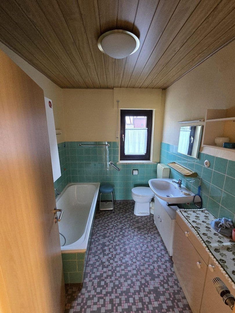 Prodej domu 158 m², pozemek 1.674 m², Hauptstraße 31, Heinzenbach, Porýní-Falc Prodej domu 158 m², pozemek 1.674 m², Hauptstraße 31, Heinzenbach, Porýní-Falc