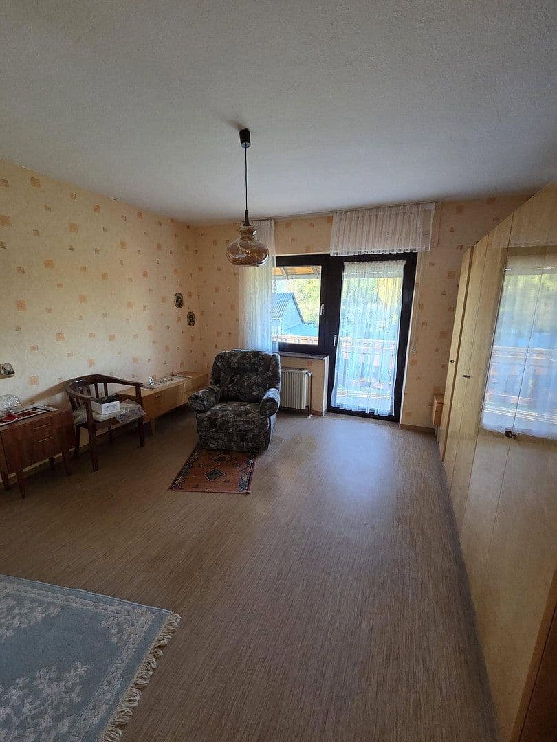 Prodej domu 158 m², pozemek 1.674 m², Hauptstraße 31, Heinzenbach, Porýní-Falc Prodej domu 158 m², pozemek 1.674 m², Hauptstraße 31, Heinzenbach, Porýní-Falc