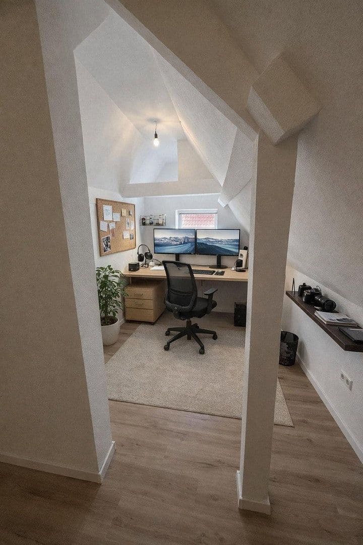 Prodej domu 135 m², pozemek 305 m², Böllatstrasse 14, Nürtingen, Bádensko-Württembersko Prodej domu 135 m², pozemek 305 m², Böllatstrasse 14, Nürtingen, Bádensko-Württembersko
