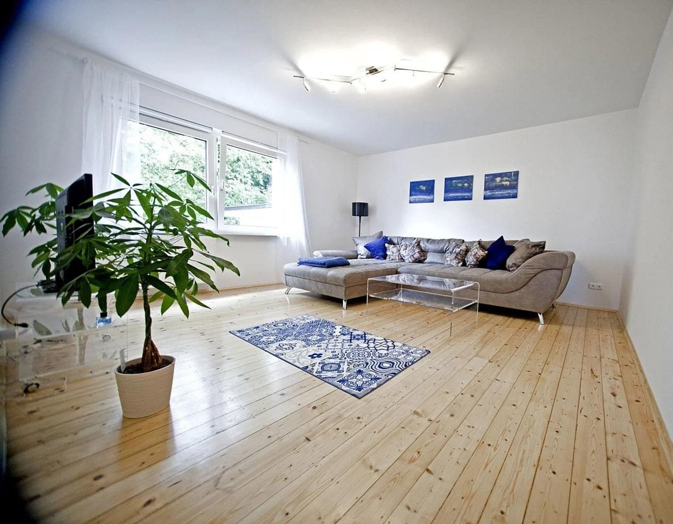 Pronájem bytu 2+1 58 m², Frankfurt am Main, Hessen Pronájem bytu 2+1 58 m², Frankfurt am Main, Hessen