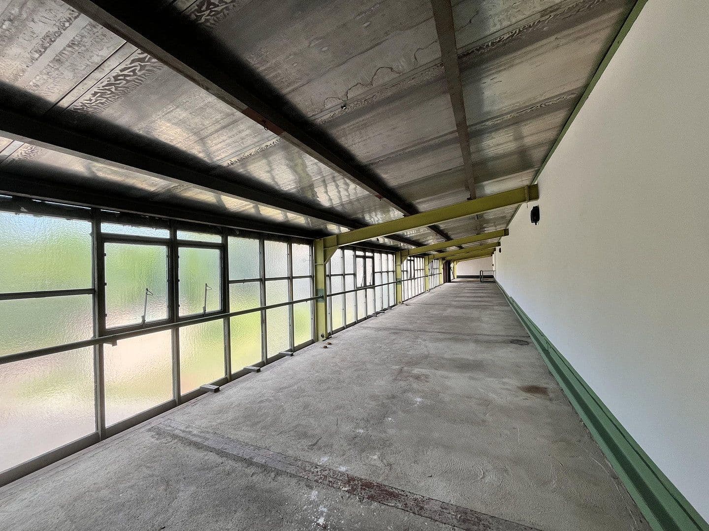 Pronájem nebytového prostoru 1.400 m², Nízké, Sasko Pronájem nebytového prostoru 1.400 m², Nízké, Sasko