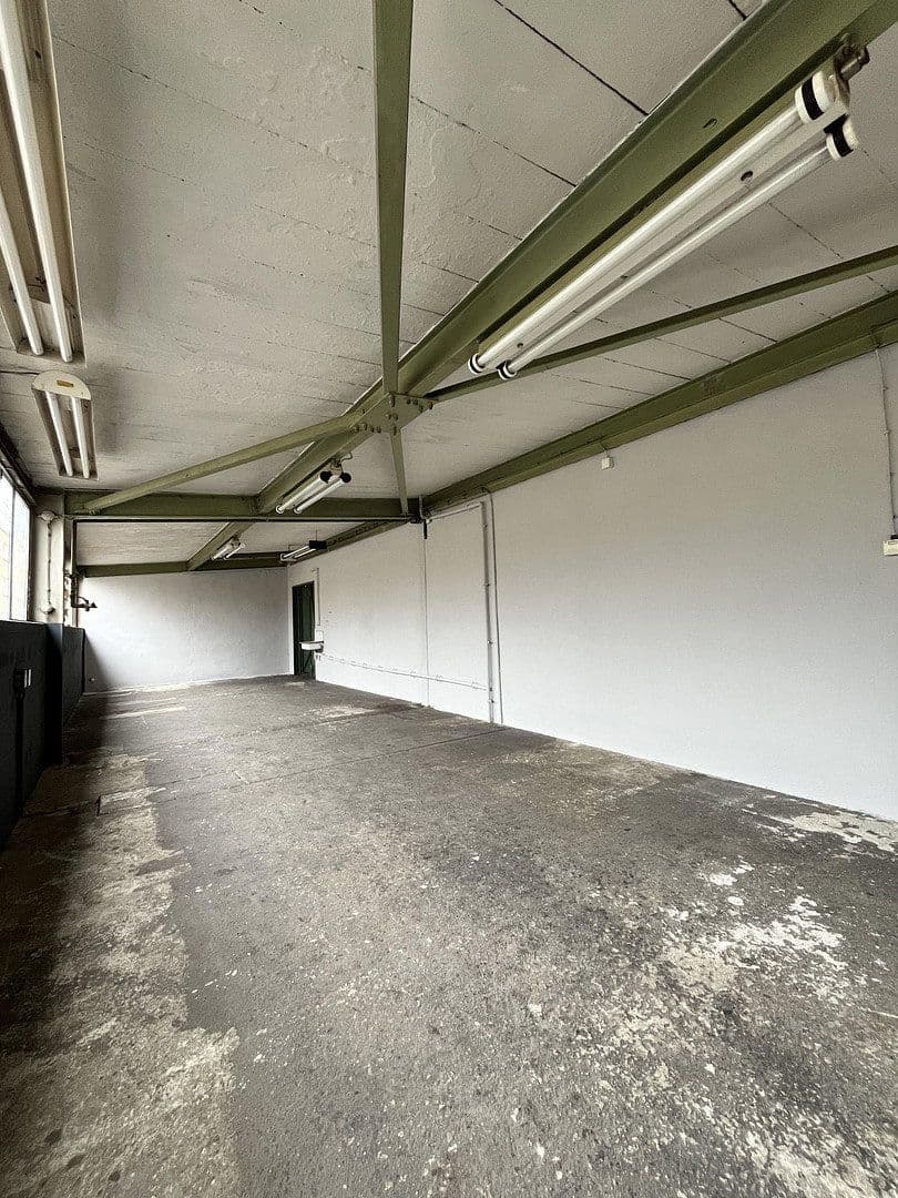 Pronájem nebytového prostoru 1.400 m², Nízké, Sasko Pronájem nebytového prostoru 1.400 m², Nízké, Sasko