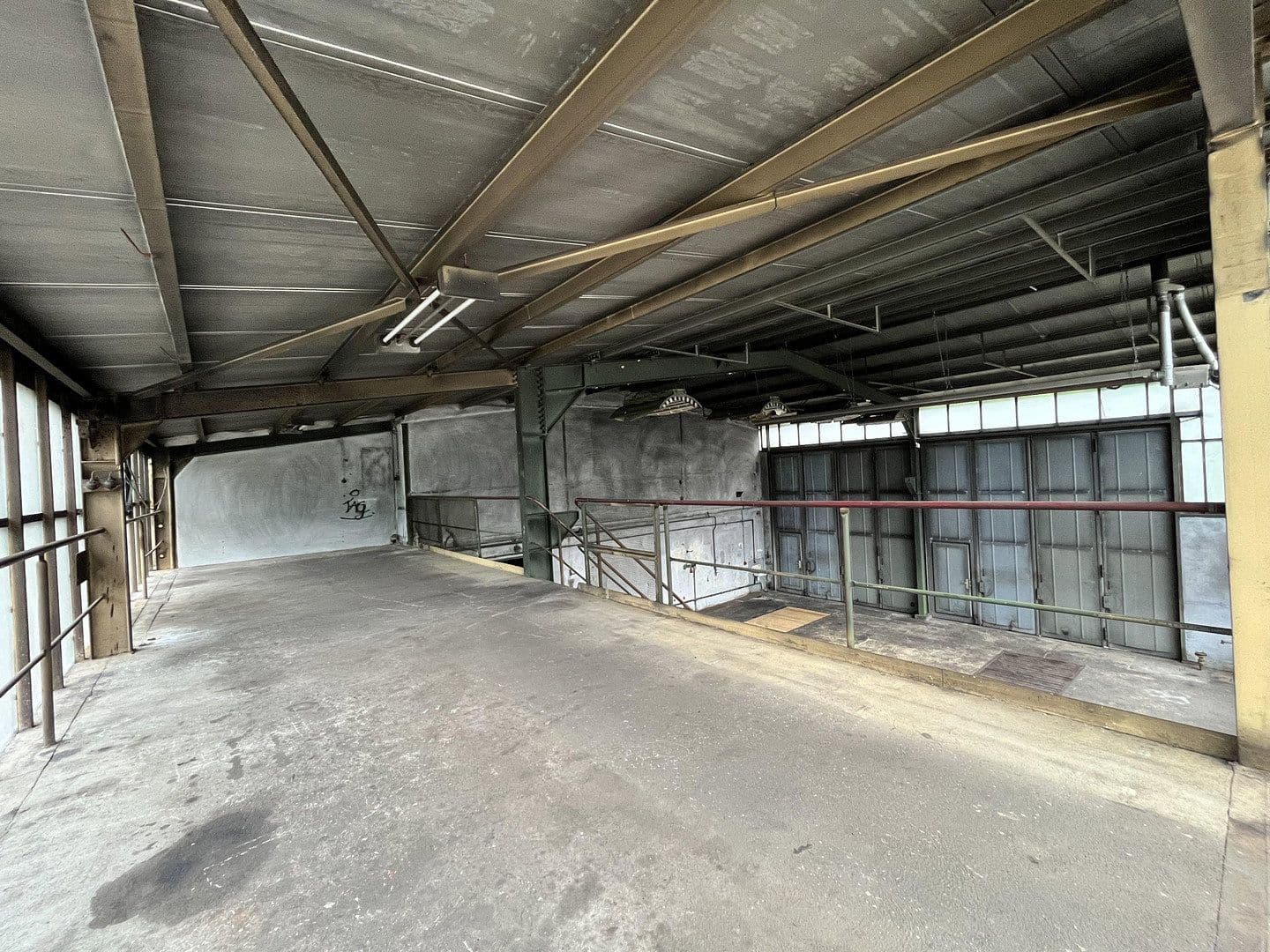 Pronájem nebytového prostoru 1.400 m², Nízké, Sasko Pronájem nebytového prostoru 1.400 m², Nízké, Sasko