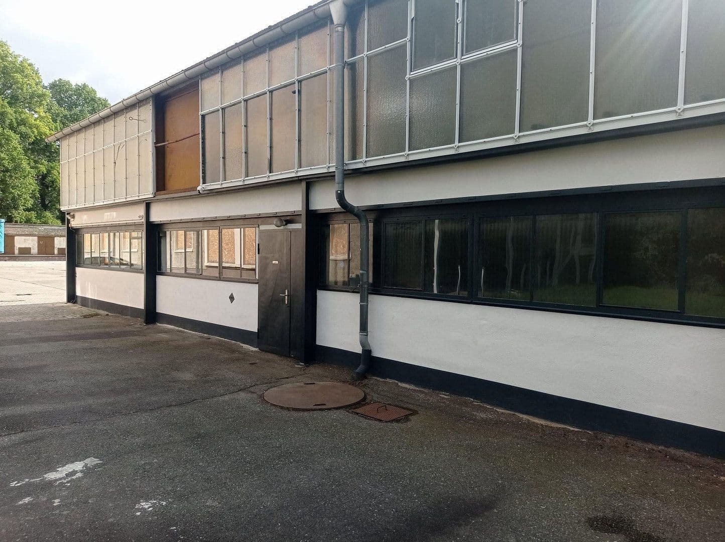 Pronájem nebytového prostoru 1.400 m², Nízké, Sasko Pronájem nebytového prostoru 1.400 m², Nízké, Sasko