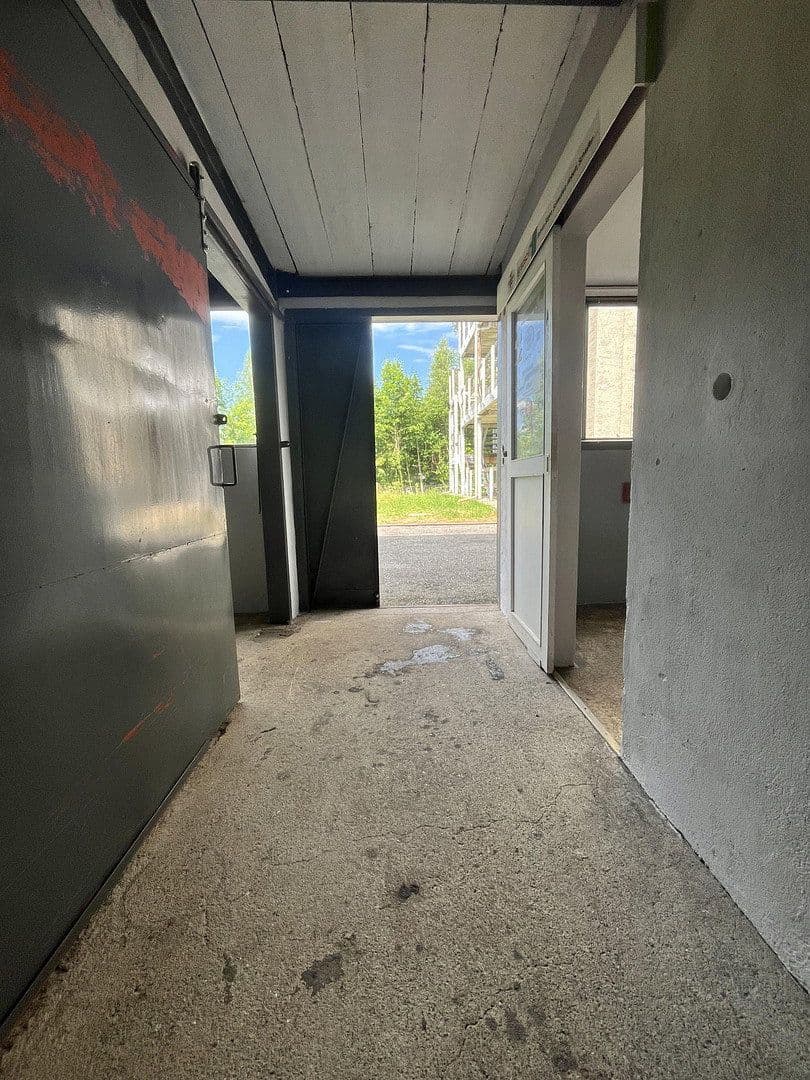 Pronájem nebytového prostoru 1.400 m², Nízké, Sasko Pronájem nebytového prostoru 1.400 m², Nízké, Sasko