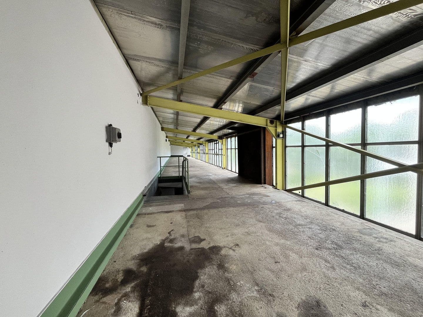 Pronájem nebytového prostoru 1.400 m², Nízké, Sasko Pronájem nebytového prostoru 1.400 m², Nízké, Sasko