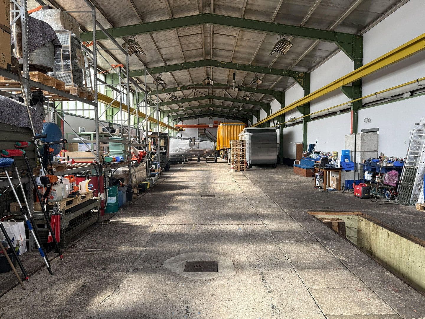 Pronájem nebytového prostoru 1.400 m², Nízké, Sasko Pronájem nebytového prostoru 1.400 m², Nízké, Sasko