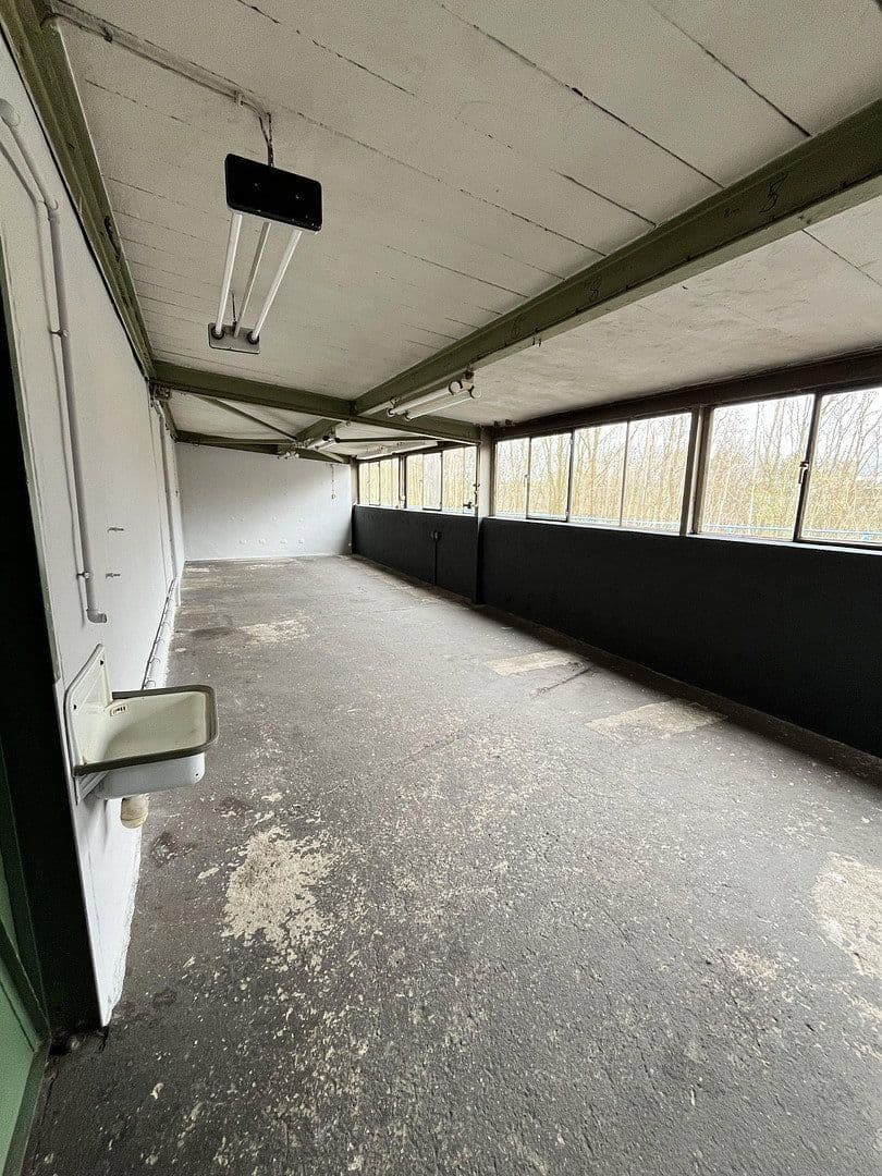 Pronájem nebytového prostoru 1.400 m², Nízké, Sasko Pronájem nebytového prostoru 1.400 m², Nízké, Sasko