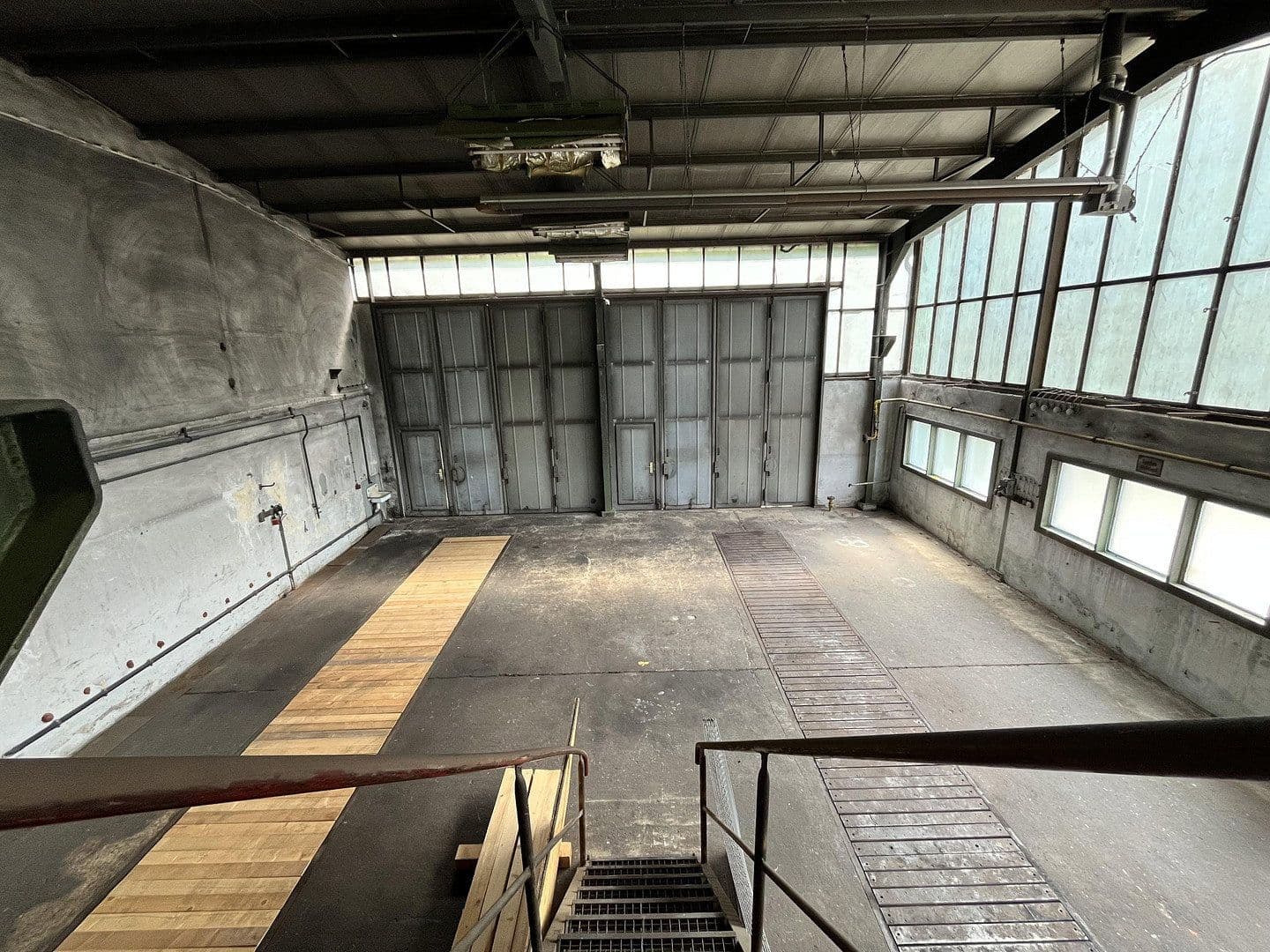 Pronájem nebytového prostoru 1.400 m², Nízké, Sasko Pronájem nebytového prostoru 1.400 m², Nízké, Sasko