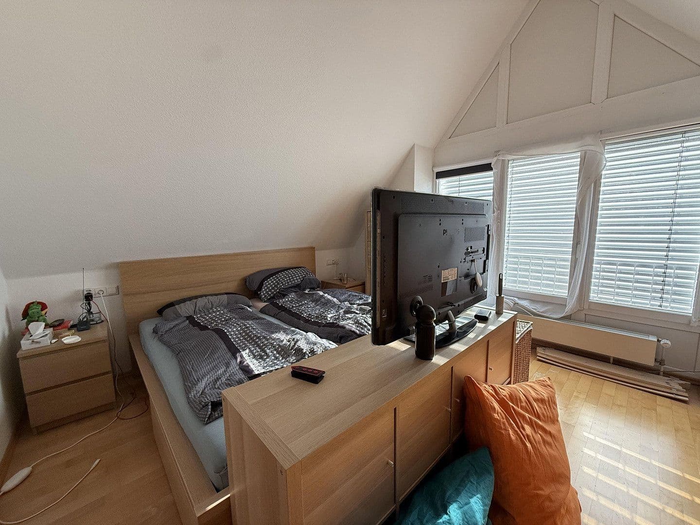 Pronájem bytu 3+1 80 m², Korntal-Münchingen, Bádensko-Württembersko Pronájem bytu 3+1 80 m², Korntal-Münchingen, Bádensko-Württembersko