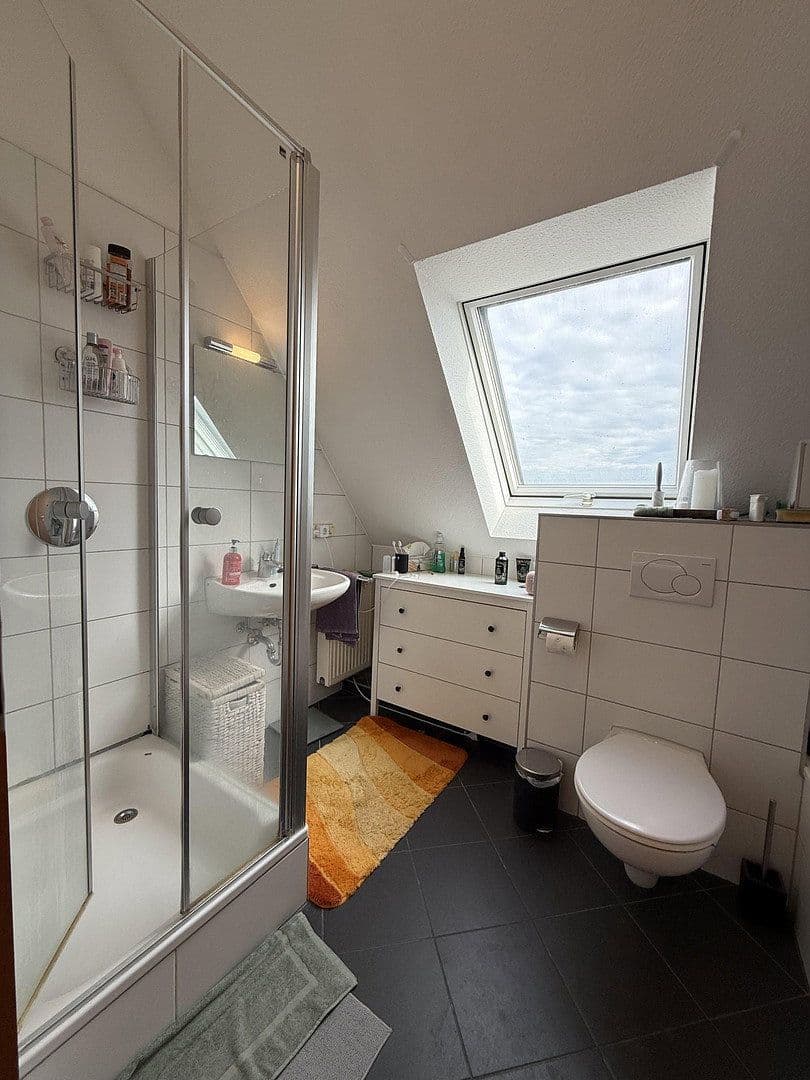 Pronájem bytu 3+1 80 m², Korntal-Münchingen, Bádensko-Württembersko Pronájem bytu 3+1 80 m², Korntal-Münchingen, Bádensko-Württembersko