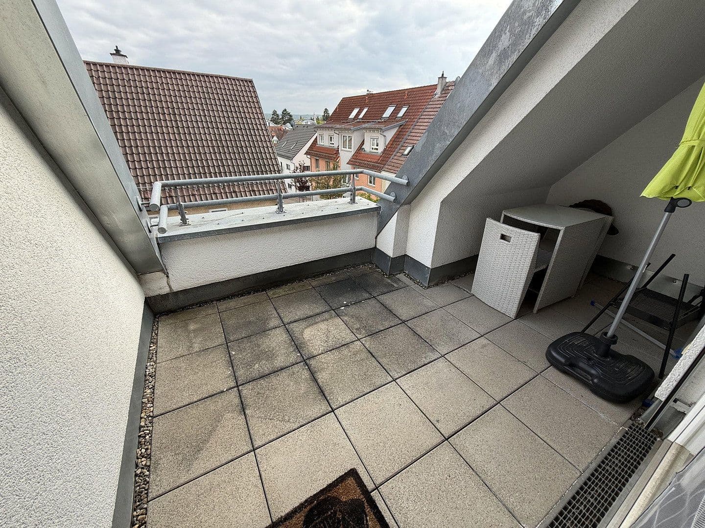 Pronájem bytu 3+1 80 m², Korntal-Münchingen, Bádensko-Württembersko Pronájem bytu 3+1 80 m², Korntal-Münchingen, Bádensko-Württembersko