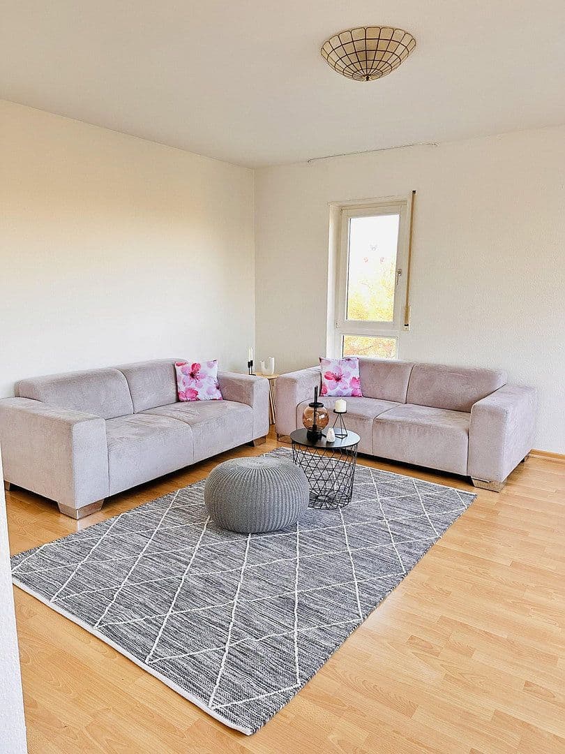 Pronájem bytu 2+kk 64 m², Leonberg, Bádensko-Württembersko Pronájem bytu 2+kk 64 m², Leonberg, Bádensko-Württembersko