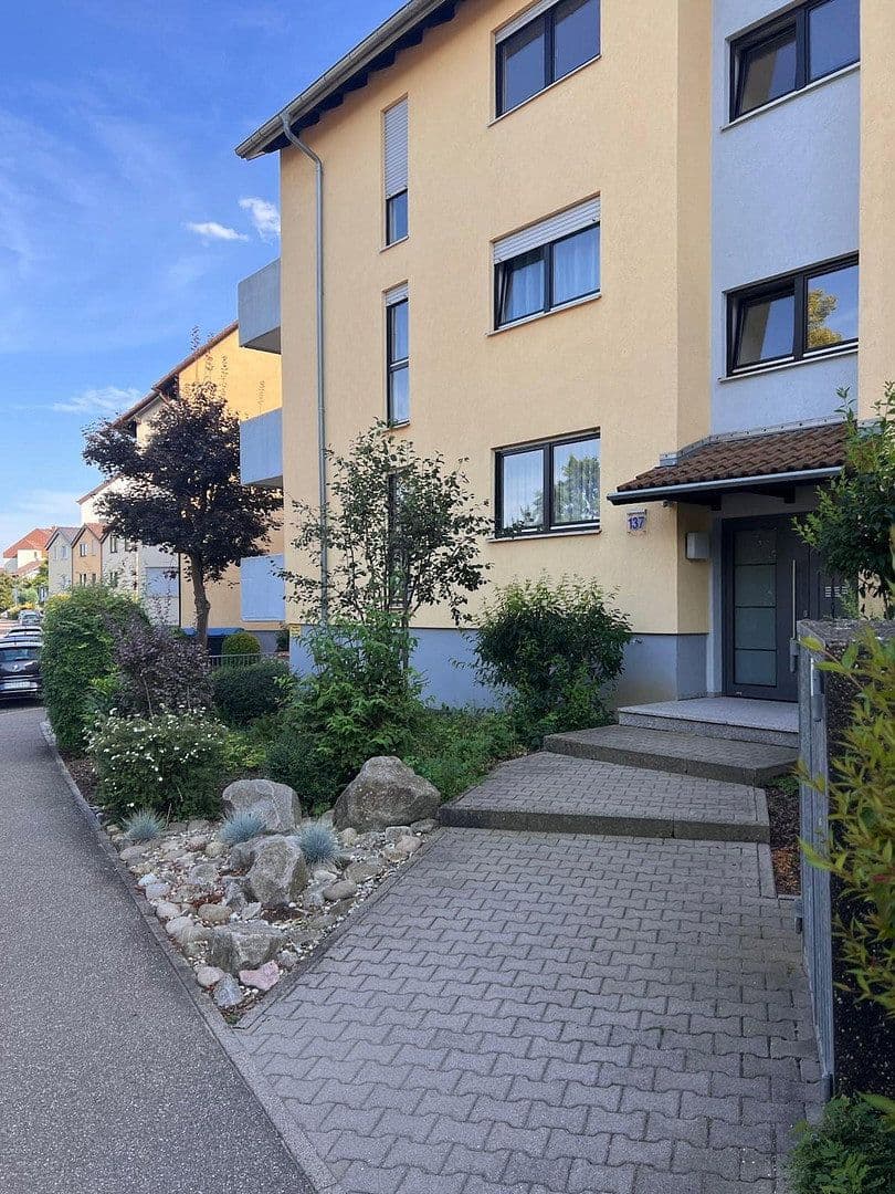 Pronájem bytu 2+kk 64 m², Leonberg, Bádensko-Württembersko Pronájem bytu 2+kk 64 m², Leonberg, Bádensko-Württembersko