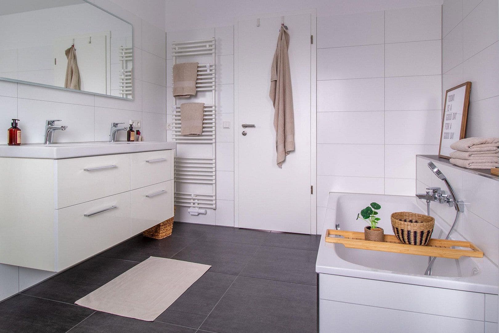 Prodej bytu 3+1 114 m², Wolfsburg, Dolní Sasko Prodej bytu 3+1 114 m², Wolfsburg, Dolní Sasko
