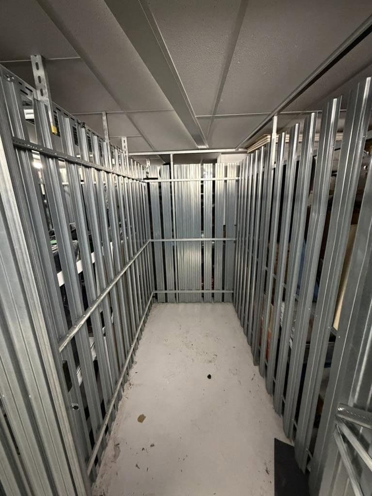 Prodej bytu 3+1 110 m², Harzer Straße 109, Berlin, Berlín Prodej bytu 3+1 110 m², Harzer Straße 109, Berlin, Berlín