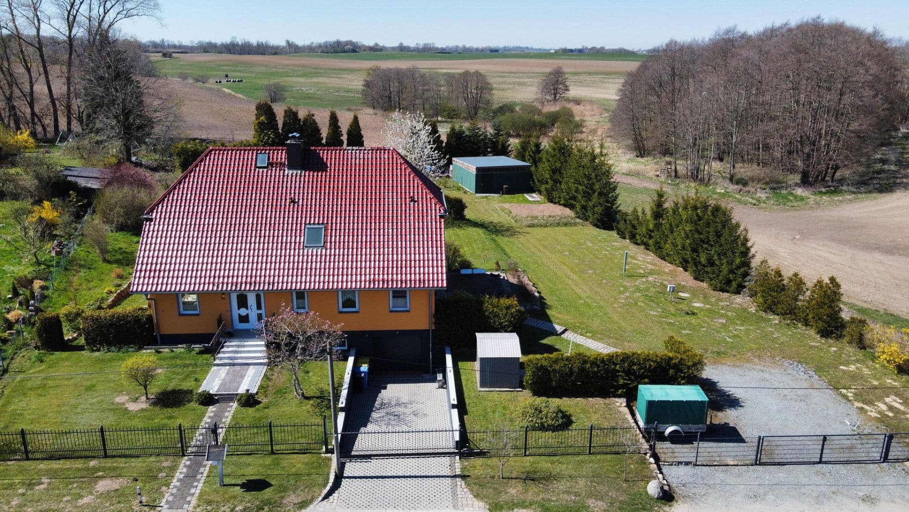 Prodej domu 220 m², pozemek 2.235 m², Garz, Mecklenburg-Vorpommern Prodej domu 220 m², pozemek 2.235 m², Garz, Mecklenburg-Vorpommern
