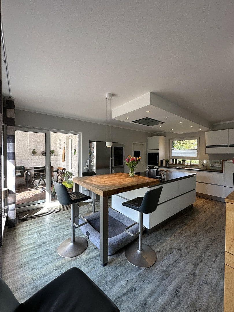 Prodej domu 300 m², pozemek 984 m², Bad Zwischenahn, Dolní Sasko Prodej domu 300 m², pozemek 984 m², Bad Zwischenahn, Dolní Sasko