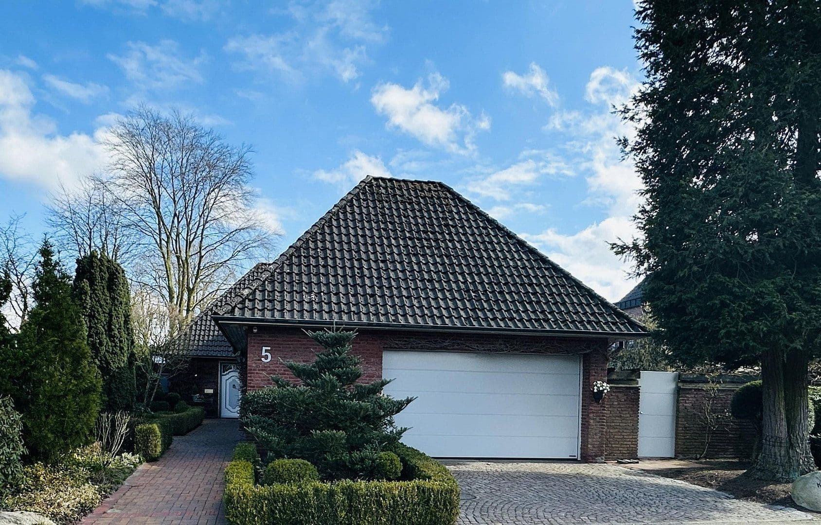 Prodej domu 300 m², pozemek 984 m², Bad Zwischenahn, Dolní Sasko Prodej domu 300 m², pozemek 984 m², Bad Zwischenahn, Dolní Sasko