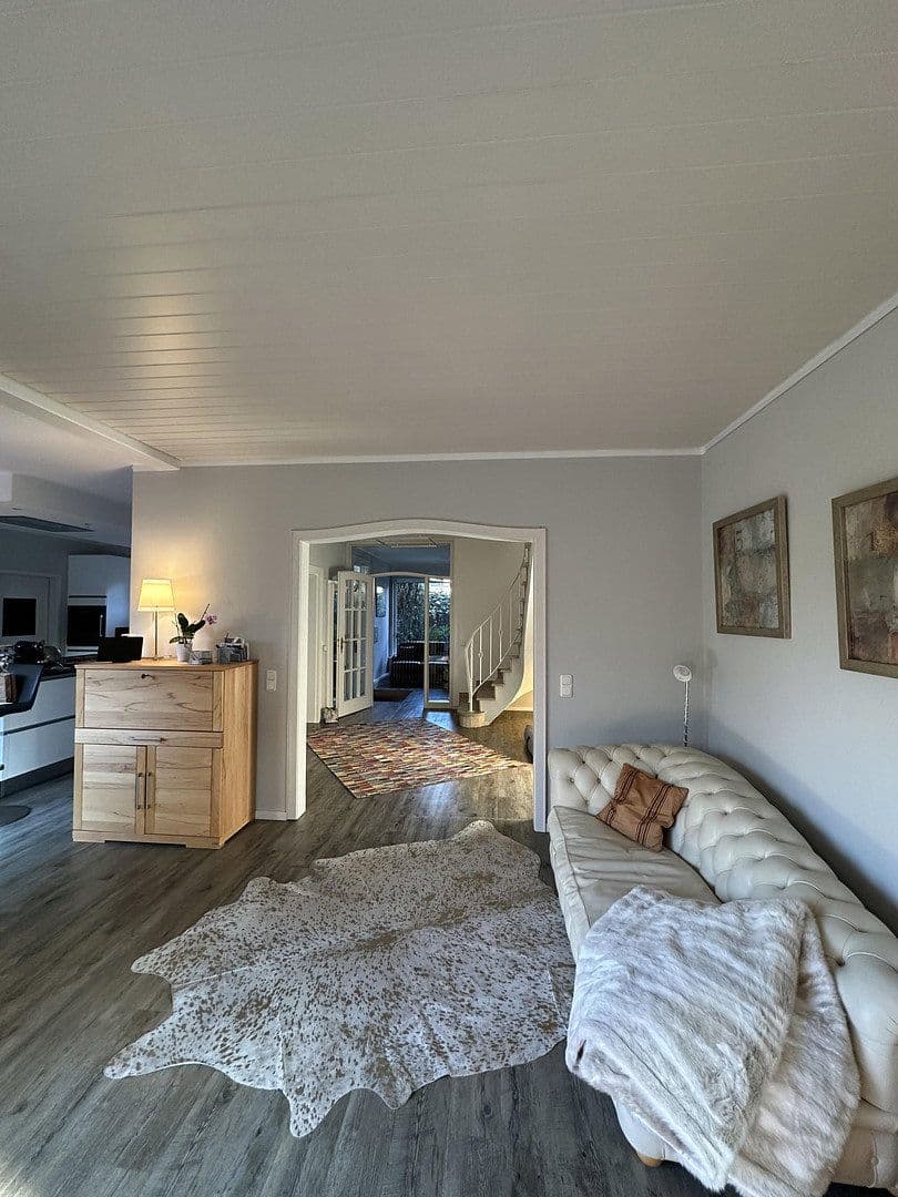 Prodej domu 300 m², pozemek 984 m², Bad Zwischenahn, Dolní Sasko Prodej domu 300 m², pozemek 984 m², Bad Zwischenahn, Dolní Sasko