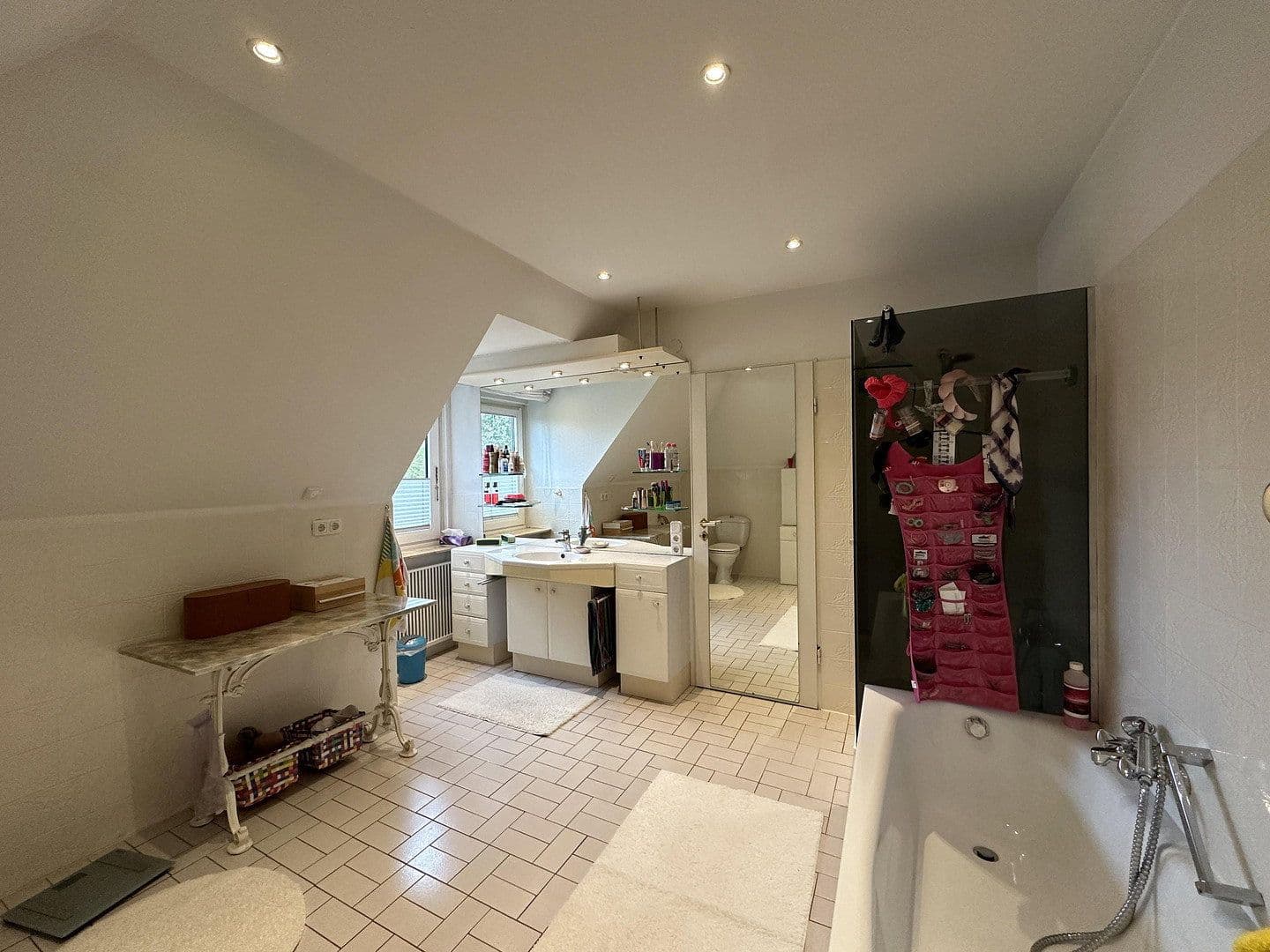 Prodej domu 300 m², pozemek 984 m², Bad Zwischenahn, Dolní Sasko Prodej domu 300 m², pozemek 984 m², Bad Zwischenahn, Dolní Sasko