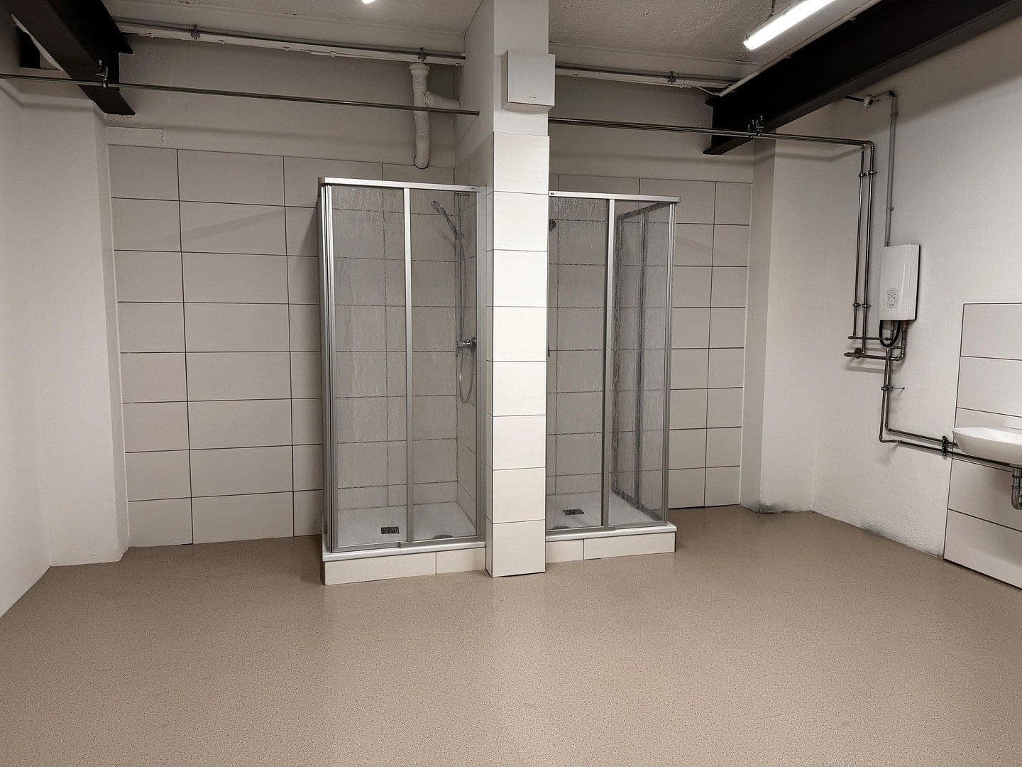 Pronájem nebytového prostoru 3.310 m², Dohna, Sasko Pronájem nebytového prostoru 3.310 m², Dohna, Sasko
