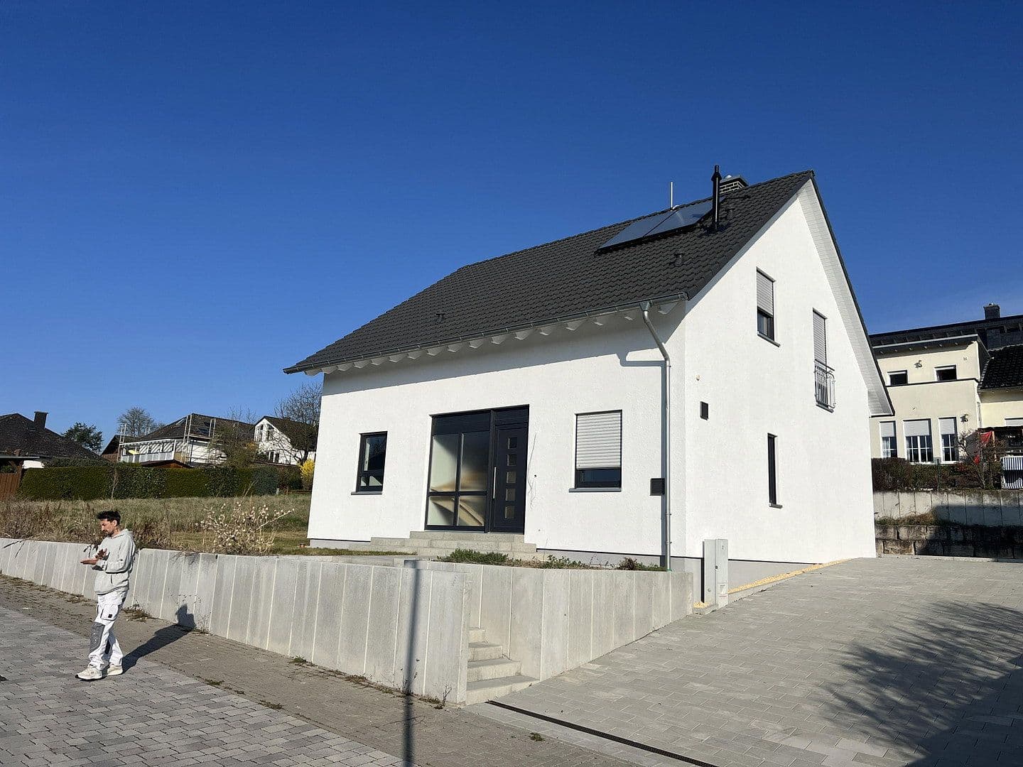 Prodej domu 200 m², pozemek 555 m², Niederkleener Strasse 27, Langgöns, Hessen Prodej domu 200 m², pozemek 555 m², Niederkleener Strasse 27, Langgöns, Hessen