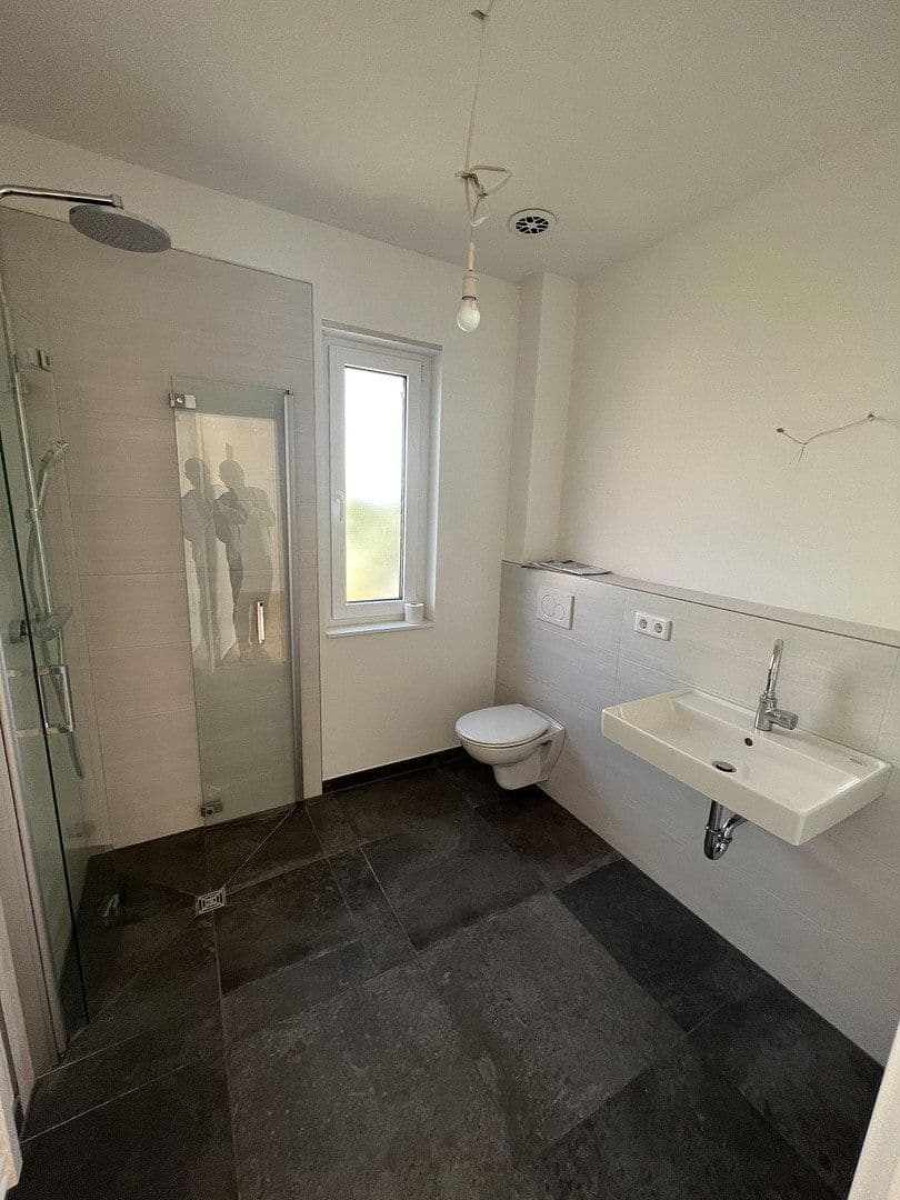 Prodej domu 200 m², pozemek 555 m², Niederkleener Strasse 27, Langgöns, Hessen Prodej domu 200 m², pozemek 555 m², Niederkleener Strasse 27, Langgöns, Hessen