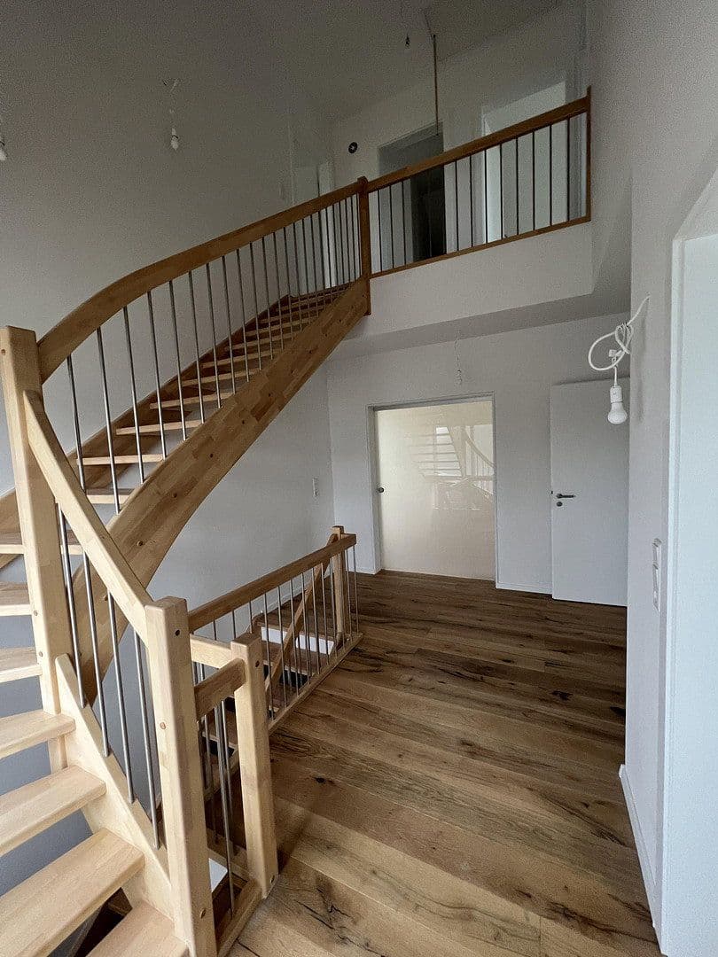 Prodej domu 200 m², pozemek 555 m², Niederkleener Strasse 27, Langgöns, Hessen Prodej domu 200 m², pozemek 555 m², Niederkleener Strasse 27, Langgöns, Hessen