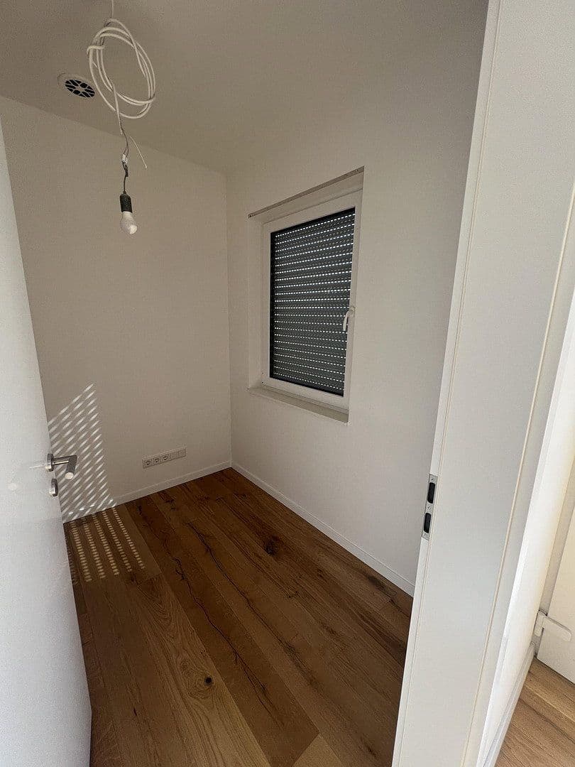 Prodej domu 200 m², pozemek 555 m², Niederkleener Strasse 27, Langgöns, Hessen Prodej domu 200 m², pozemek 555 m², Niederkleener Strasse 27, Langgöns, Hessen