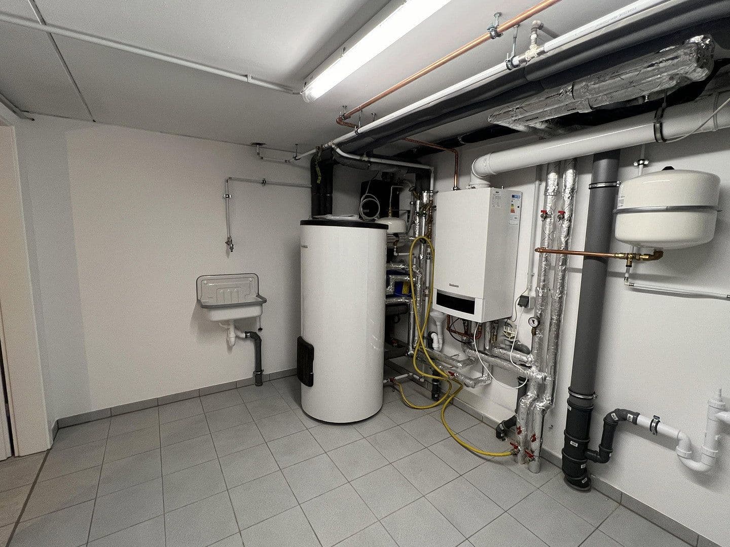 Prodej domu 200 m², pozemek 555 m², Niederkleener Strasse 27, Langgöns, Hessen Prodej domu 200 m², pozemek 555 m², Niederkleener Strasse 27, Langgöns, Hessen