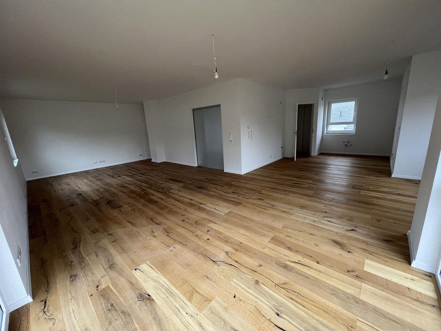Prodej domu 200 m², pozemek 555 m², Niederkleener Strasse 27, Langgöns, Hessen Prodej domu 200 m², pozemek 555 m², Niederkleener Strasse 27, Langgöns, Hessen