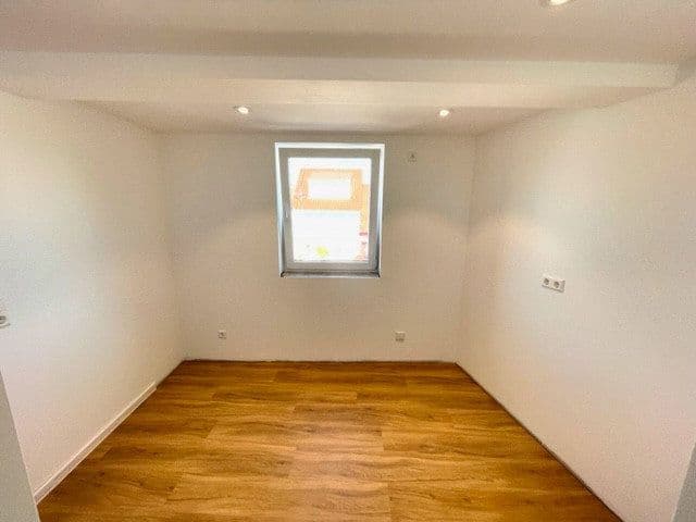 Pronájem bytu 4+1 120 m², Durmersheim, Bádensko-Württembersko Pronájem bytu 4+1 120 m², Durmersheim, Bádensko-Württembersko