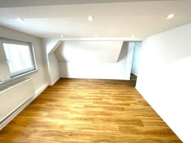 Pronájem bytu 4+1 120 m², Durmersheim, Bádensko-Württembersko Pronájem bytu 4+1 120 m², Durmersheim, Bádensko-Württembersko