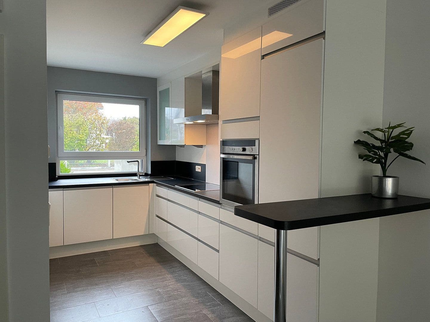 Pronájem domu 152 m², pozemek 374 m², Kirchstr. 10 c, Landsberied, Bavorsko Pronájem domu 152 m², pozemek 374 m², Kirchstr. 10 c, Landsberied, Bavorsko
