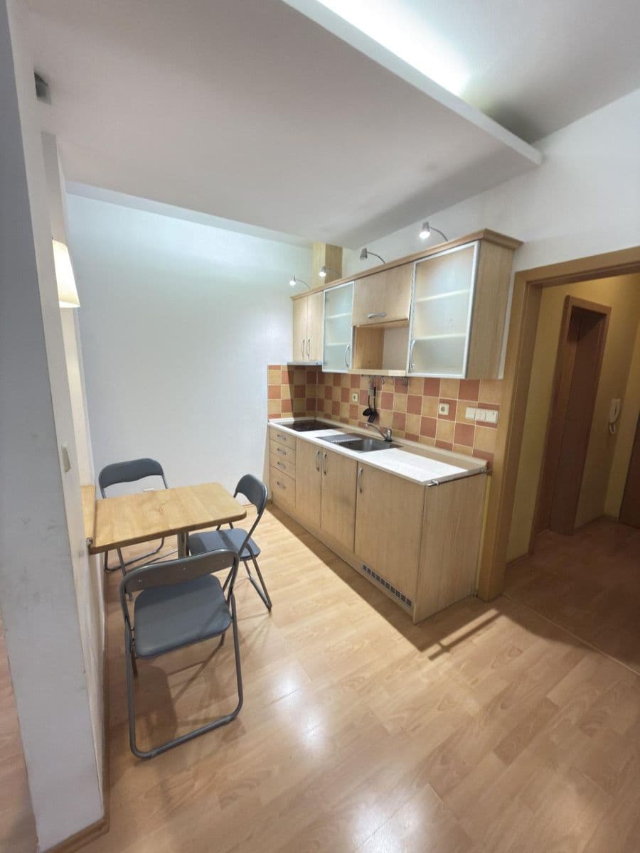 Pronájem bytu 1+kk 23 m², Mariánské Lázně, Karlovarský kraj Pronájem bytu 1+kk 23 m², Mariánské Lázně, Karlovarský kraj