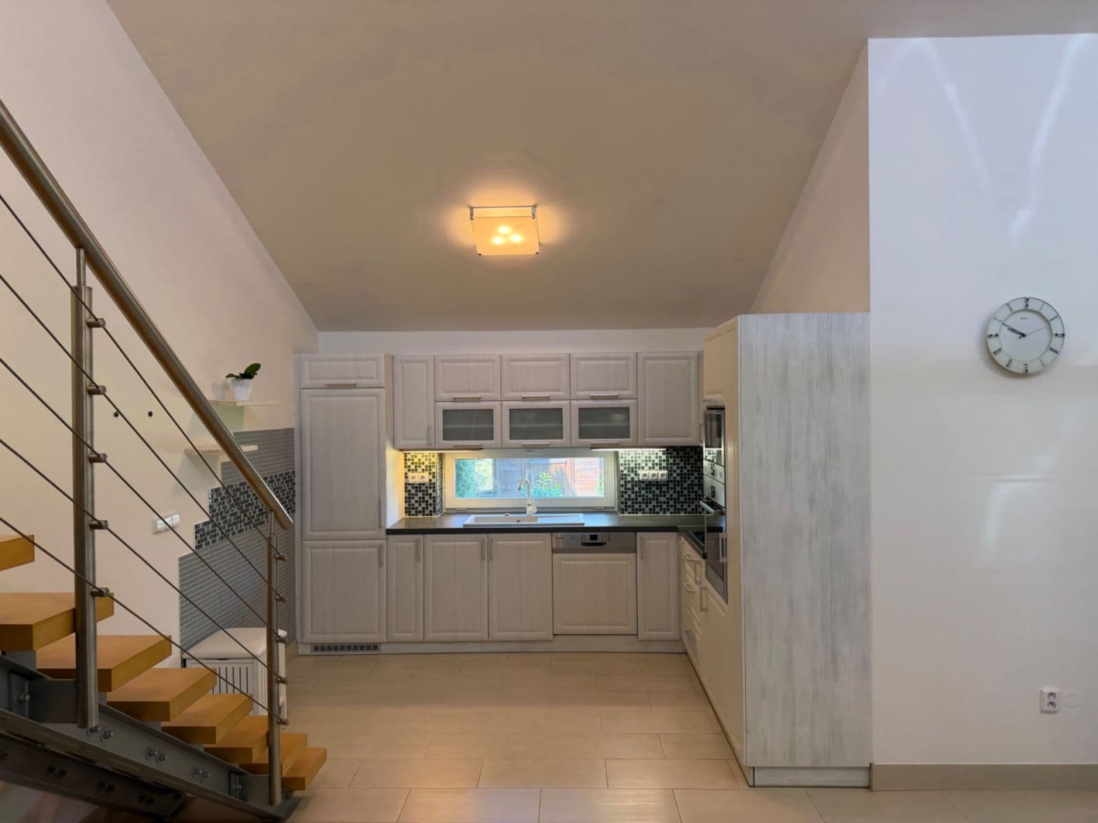 Pronájem domu 81 m², pozemek 202 m², Halouzkova, Rajhrad, Jihomoravský kraj Pronájem domu 81 m², pozemek 202 m², Halouzkova, Rajhrad, Jihomoravský kraj