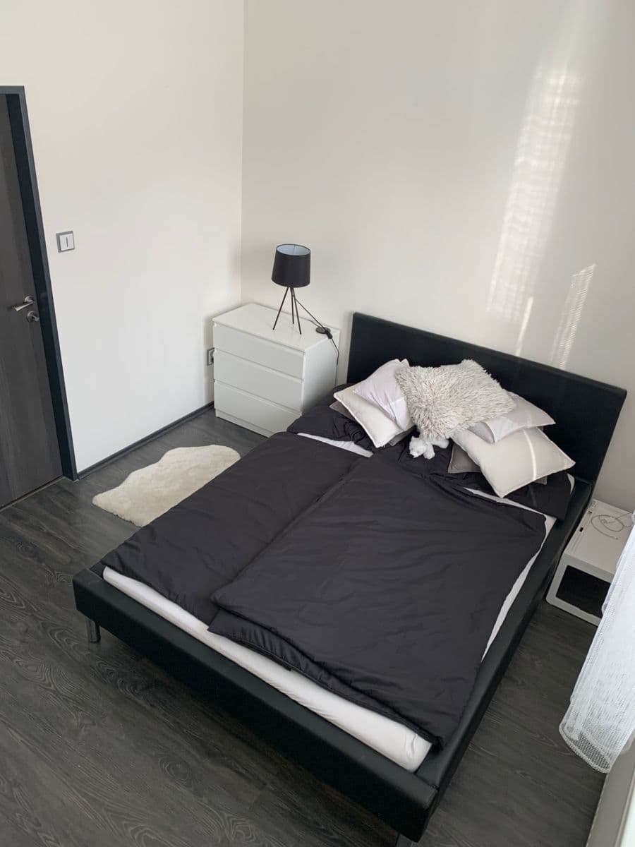 Pronájem bytu 2+kk 40 m², Chrpová, Praha, Praha Pronájem bytu 2+kk 40 m², Chrpová, Praha, Praha
